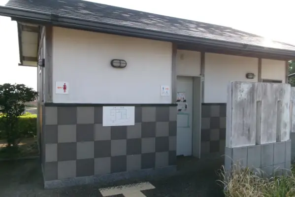 櫛田川河口の釣り場のトイレの写真
