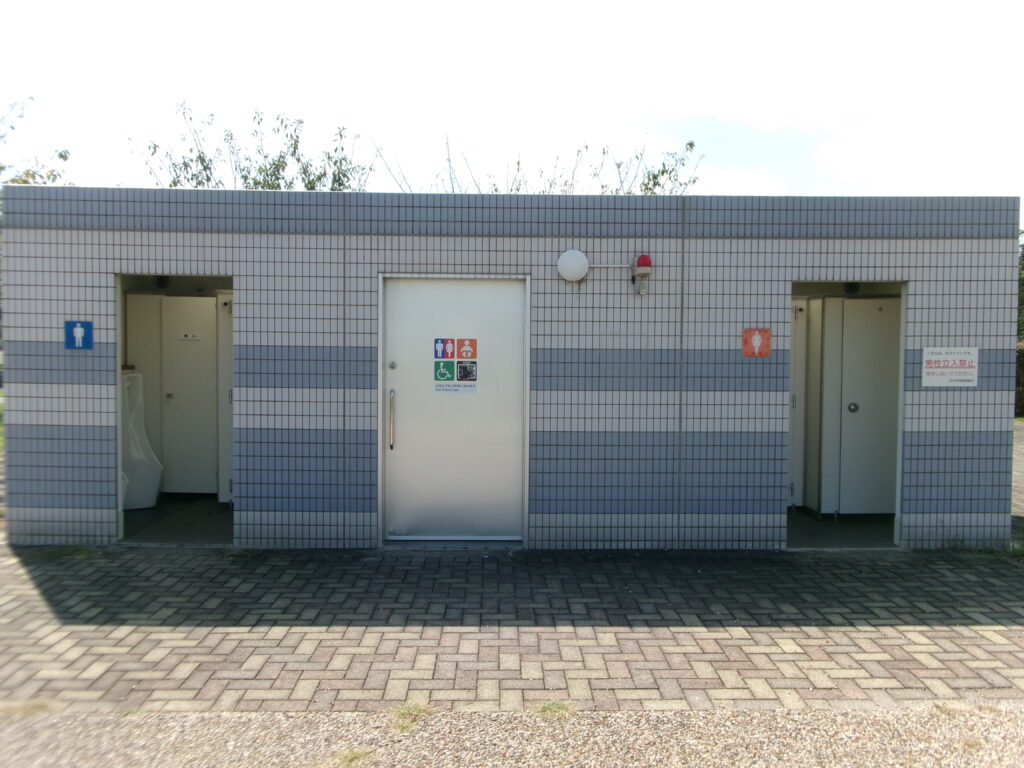 富洲原漁港の多目的トイレの画像