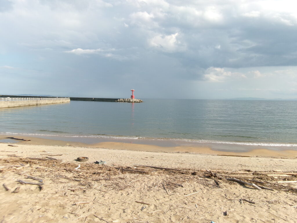 白子漁港の釣り桟橋の画像。キスやハゼ、マゴチなどが狙える。