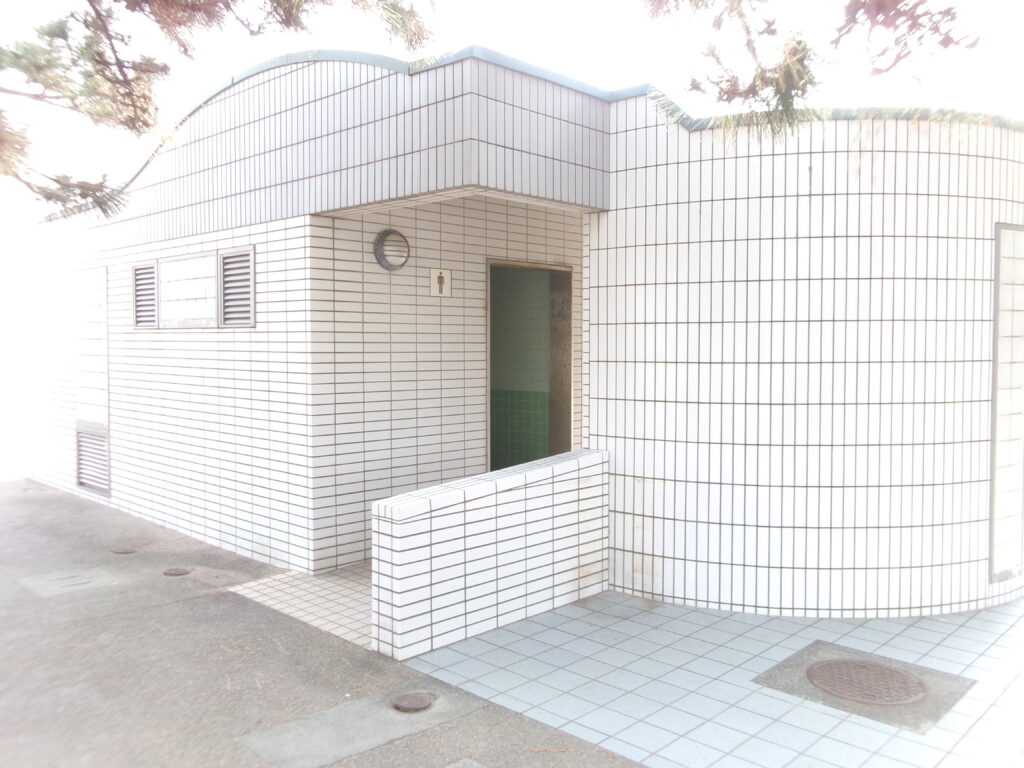 千代崎サーフの公園にあるトイレ。