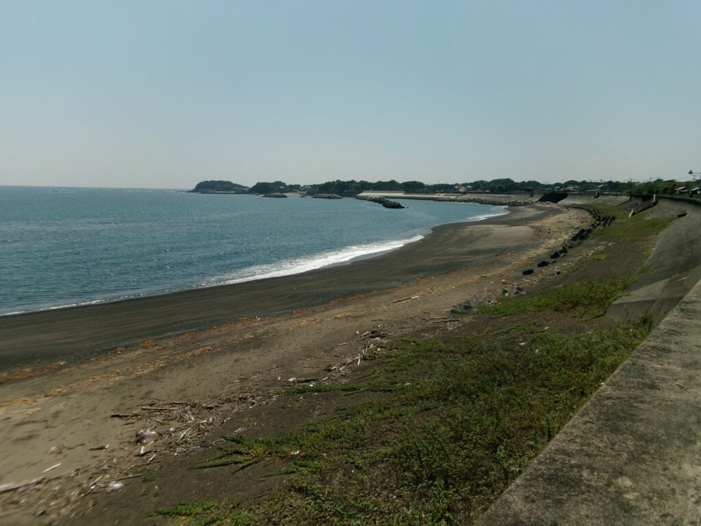 現地調査時に撮影した、近隣にあるサーフです。近隣の釣具店で青物の回遊情報が聞かれました。